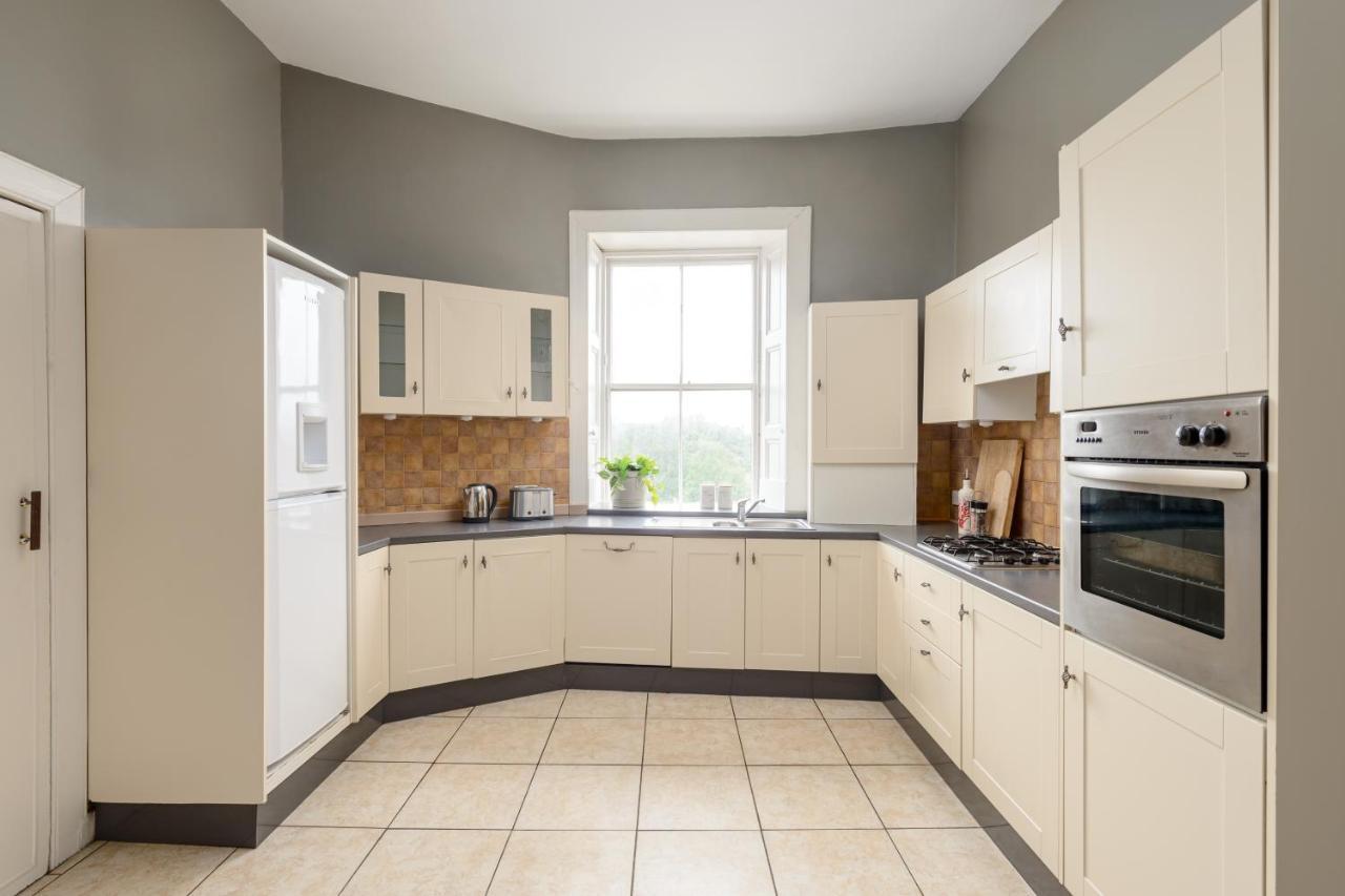 2 Bed Old Town Apartment - Next To Castle Edinburgh Ngoại thất bức ảnh